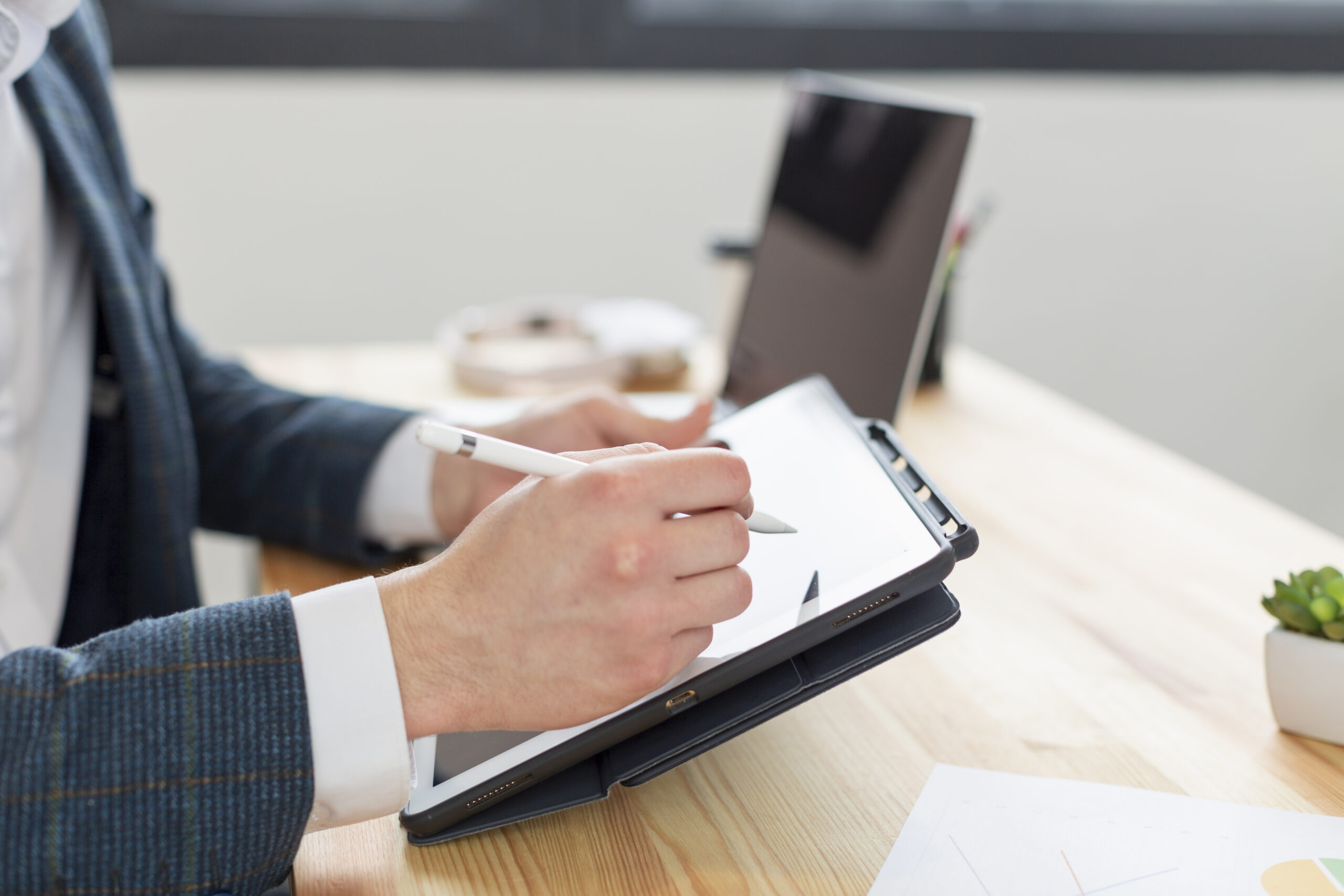 Vượt ngoài tỷ lệ phản hồi: 5 bí quyết triển khai AI Survey hiệu quả